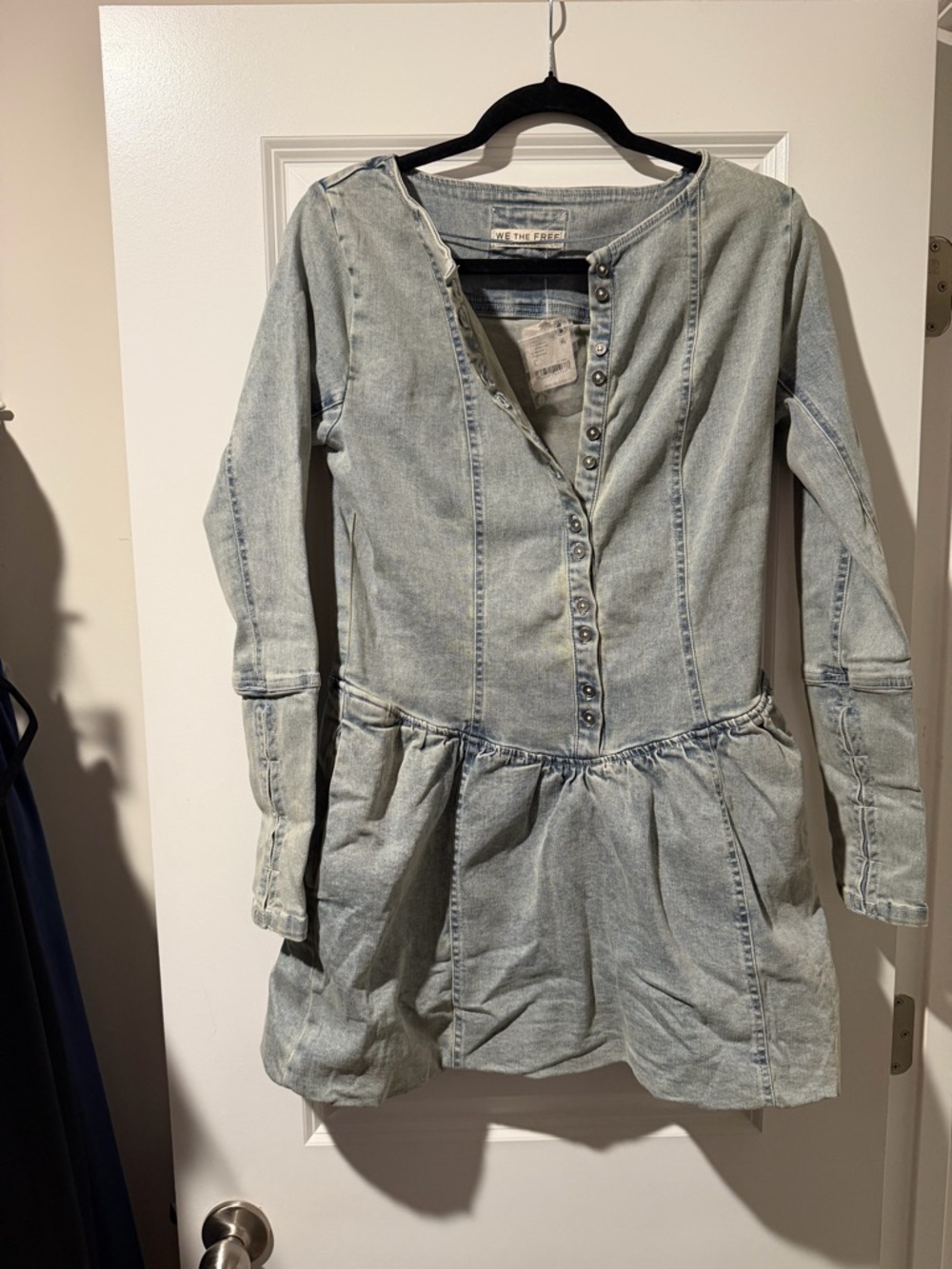 We The Free Light Wash Denim Button-Front  Dress - Light Blue 🔥 Size L - Picture 5 of 7